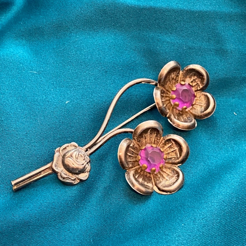 Vintage floral brooch